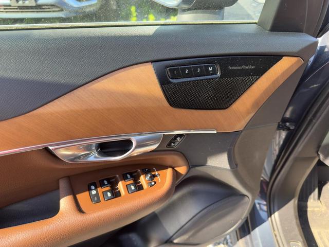 Photo of 2022 Denim Blue Volvo XC90