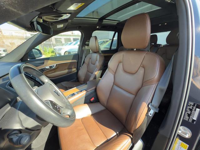 Photo of 2022 Denim Blue Volvo XC90