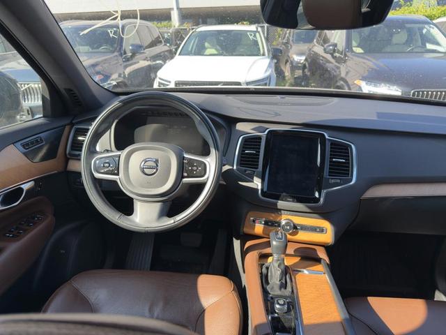 Photo of 2022 Denim Blue Volvo XC90