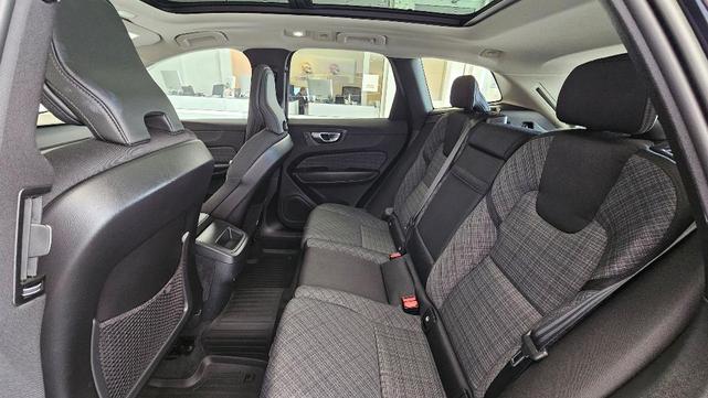 Photo of 2023 Onyx Black Volvo XC60