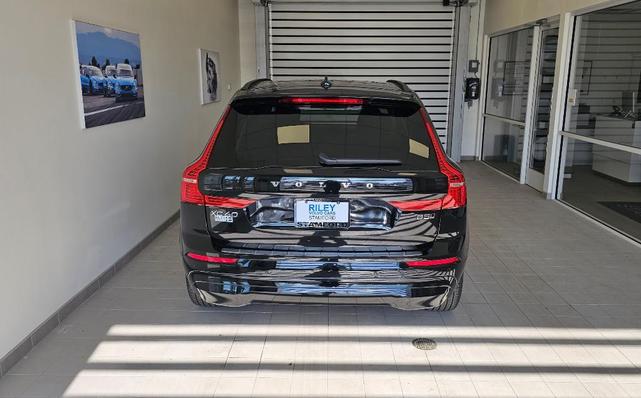 Photo of 2023 Onyx Black Volvo XC60