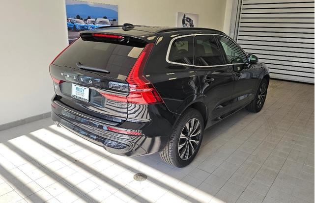 Photo of 2023 Onyx Black Volvo XC60