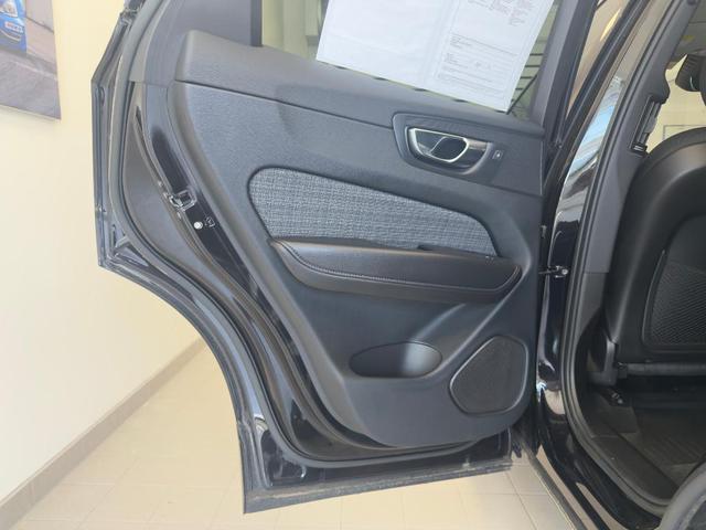 Photo of 2023 Onyx Black Volvo XC60