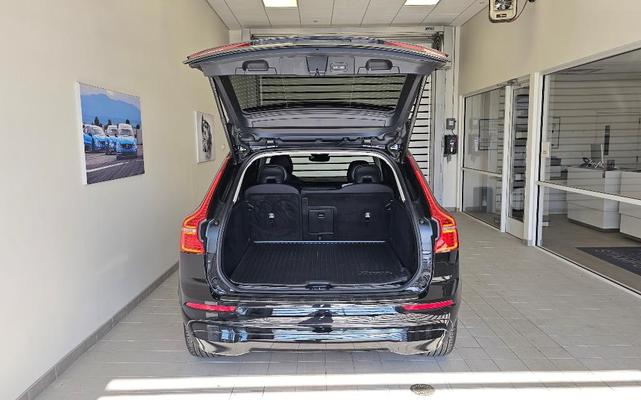 Photo of 2023 Onyx Black Volvo XC60