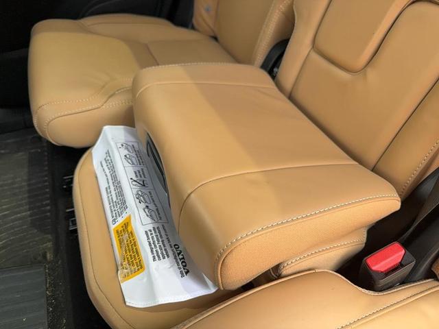 Photo of 2024 Onyx Black Volvo XC90 Recharge Plug-In Hybrid