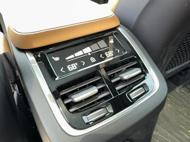Photo of 2024 Onyx Black Volvo XC90 Recharge Plug-In Hybrid