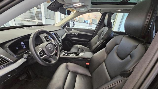 Photo of 2023 Onyx Black Volvo XC90