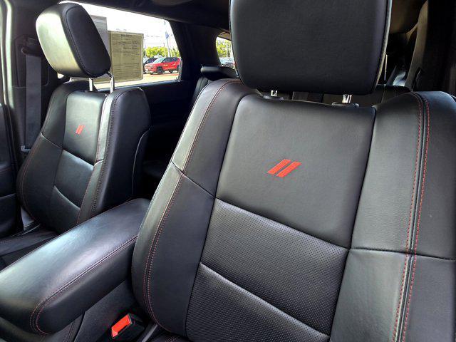 Photo of 2024 DB Black Crystal Clearcoat Dodge Durango