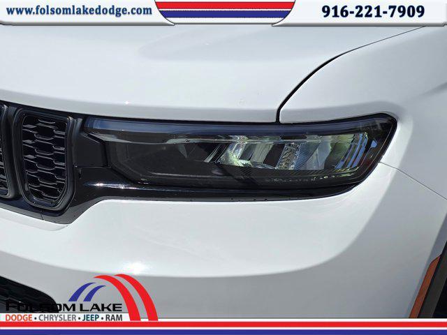 Photo of 2025 Bright White Clearcoat Jeep Grand Cherokee L