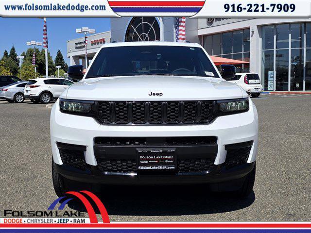 Photo of 2025 Bright White Clearcoat Jeep Grand Cherokee L