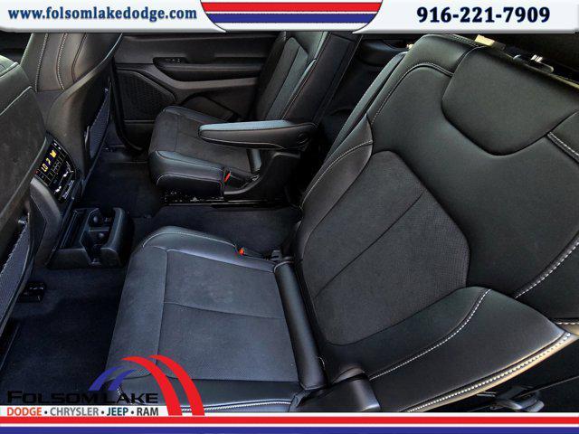 Photo of 2025 Bright White Clearcoat Jeep Grand Cherokee L
