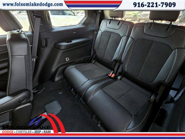 Photo of 2025 Bright White Clearcoat Jeep Grand Cherokee L