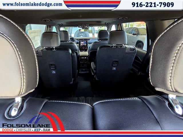 Photo of 2025 Bright White Clearcoat Jeep Grand Cherokee L