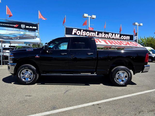 Photo of 2025 Diamond Black Crystal Pearlcoat RAM 2500