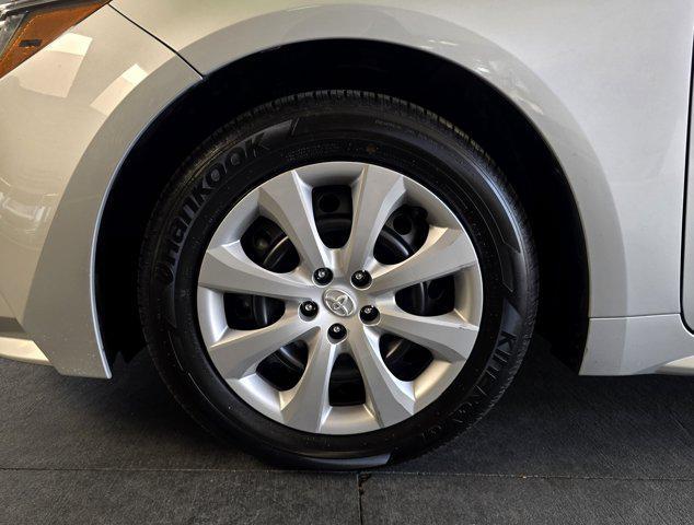 Photo of 2024 Classic Silver Metallic Toyota Corolla