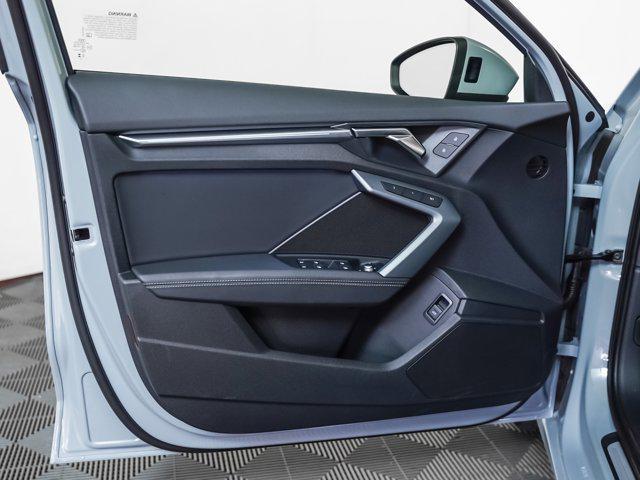 Photo of 2025 Arrow Gray Pearl Effect Audi A3