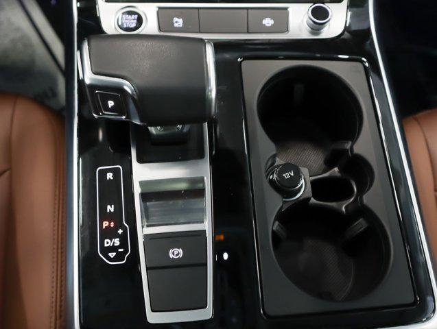 Photo of 2023 Glacier White Metallic Audi Q8