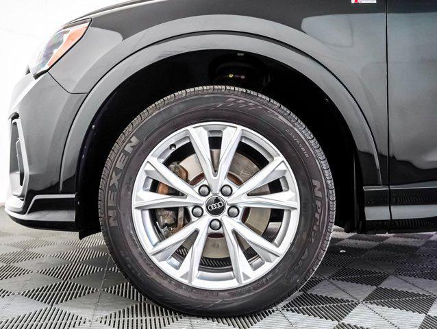 Photo of 2022 Mythos Black Metallic Audi Q3