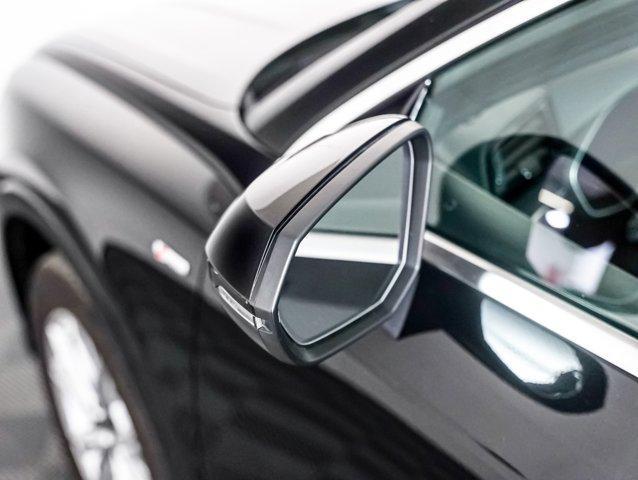 Photo of 2022 Mythos Black Metallic Audi Q3