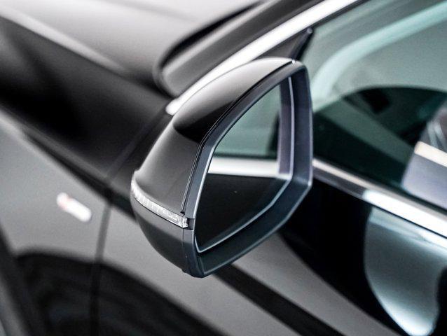 Photo of 2025 Mythos Black Metallic Audi Q5