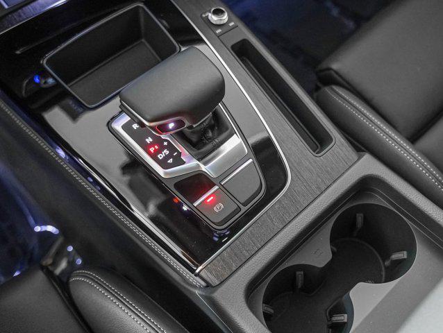 Photo of 2025 Mythos Black Metallic Audi Q5