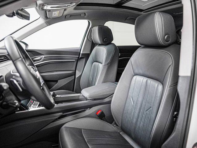 Photo of 2021 Glacier White Metallic Audi e-tron Sportback