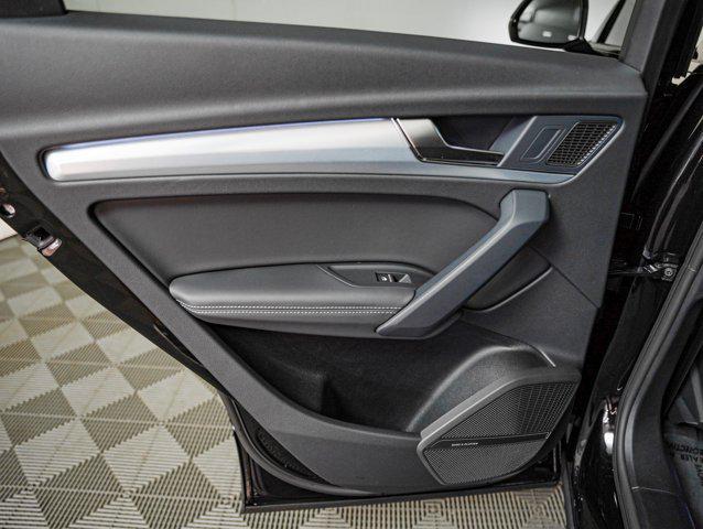 Photo of 2025 Mythos Black Metallic Audi Q5