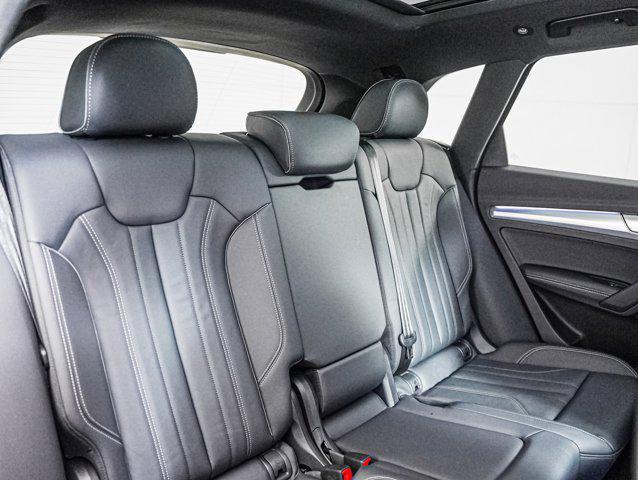 Photo of 2025 Mythos Black Metallic Audi Q5