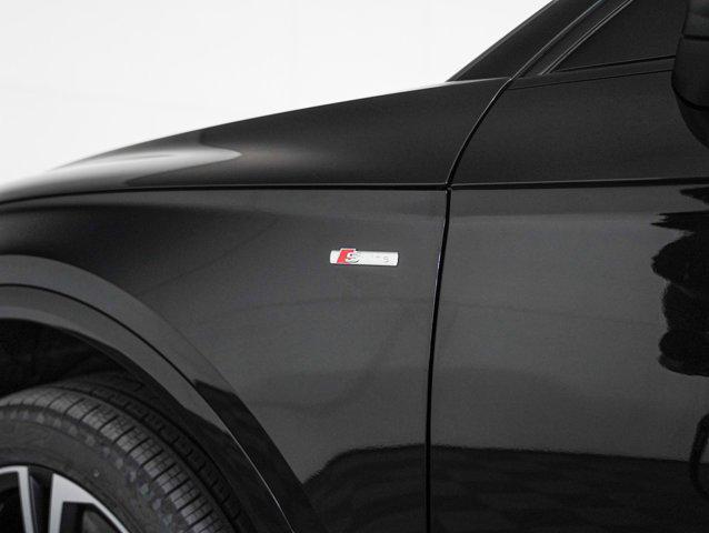 Photo of 2025 Mythos Black Metallic Audi Q5