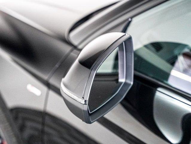Photo of 2025 Mythos Black Metallic Audi Q5