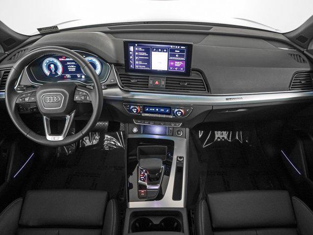 Photo of 2025 Mythos Black Metallic Audi Q5