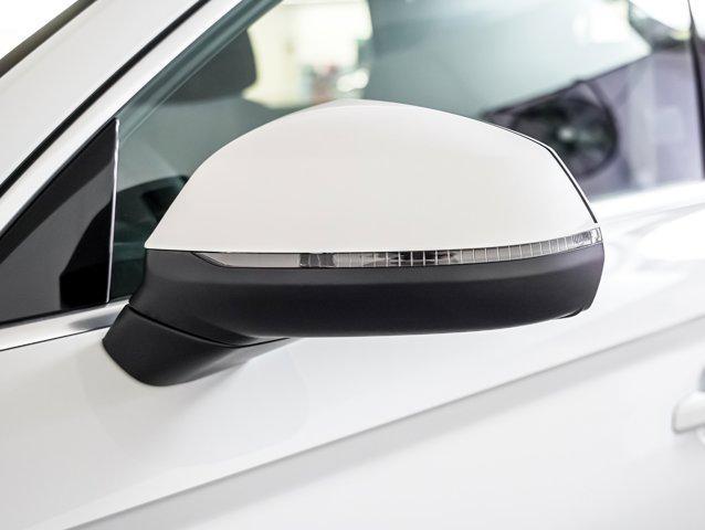 Photo of 2025 Glacier White Metallic Audi Q5