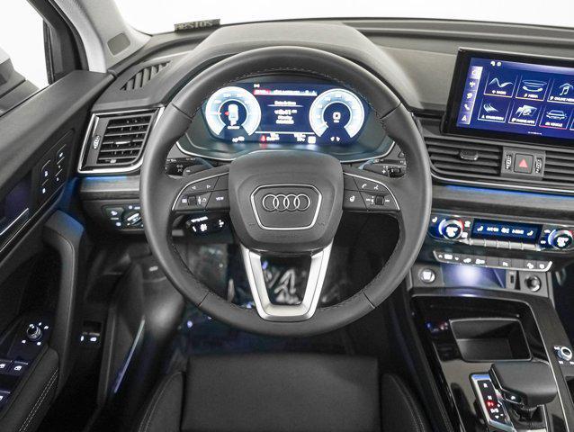 Photo of 2025 Glacier White Metallic Audi Q5