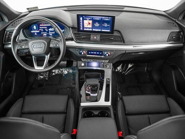 Photo of 2025 Glacier White Metallic Audi Q5