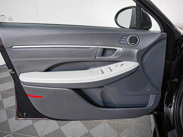 Photo of 2022 Phantom Black Hyundai SONATA