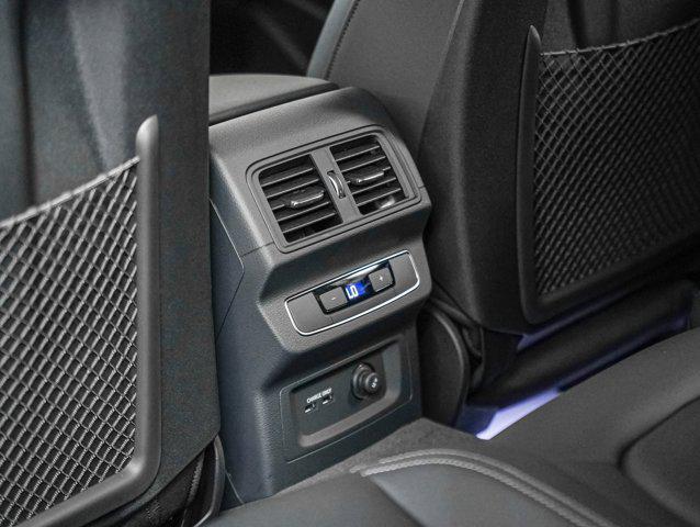 Photo of 2025 Daytona Gray Pearl Effect Audi Q5