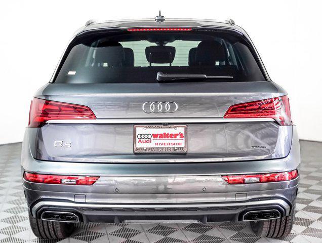 Photo of 2025 Daytona Gray Pearl Effect Audi Q5