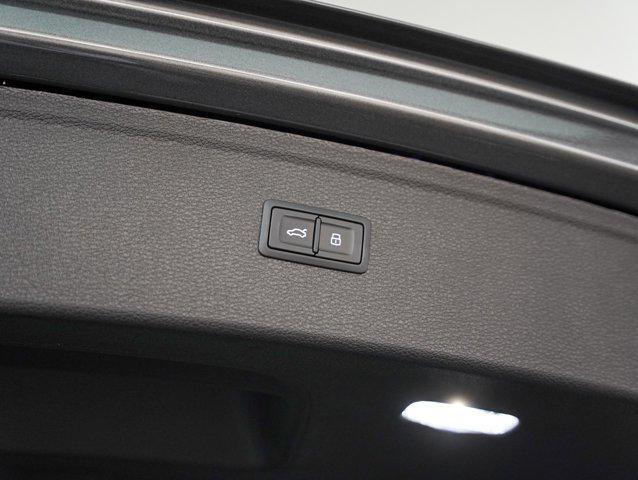 Photo of 2025 Daytona Gray Pearl Effect Audi Q5