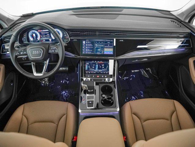 Photo of 2025 Carrara White Audi Q7