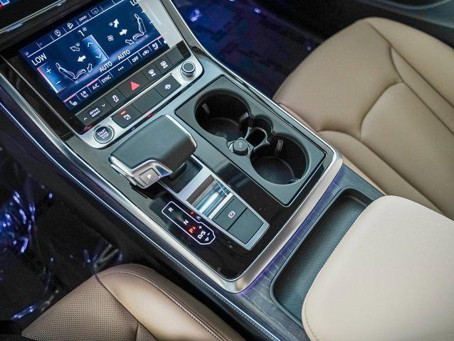 Photo of 2025 Carrara White Audi Q7