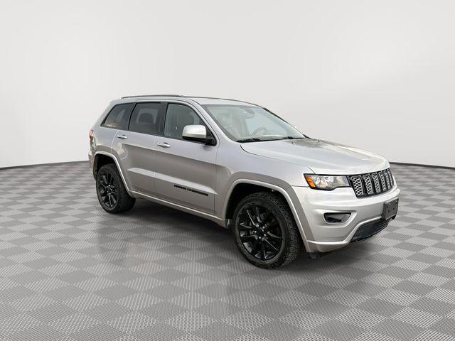 Photo of 2017 Billet Silver Metallic Clearcoat Jeep Grand Cherokee