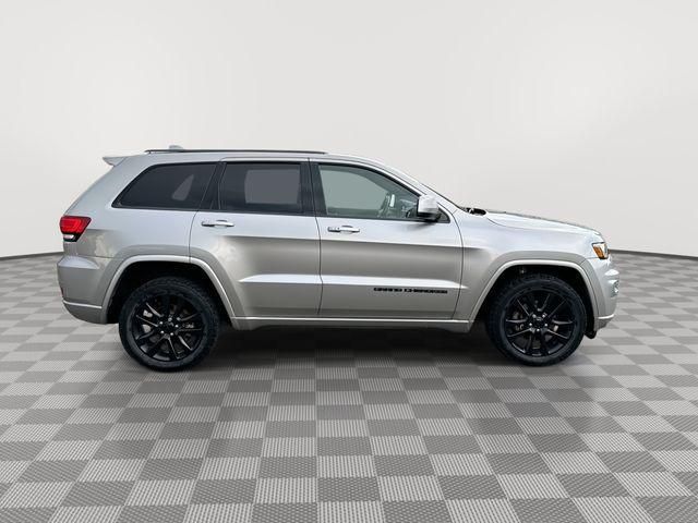 Photo of 2017 Billet Silver Metallic Clearcoat Jeep Grand Cherokee