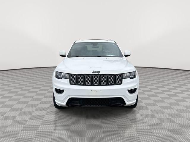 Photo of 2019 Bright White Clearcoat Jeep Grand Cherokee