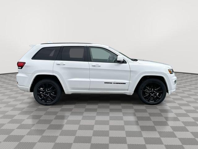 Photo of 2019 Bright White Clearcoat Jeep Grand Cherokee