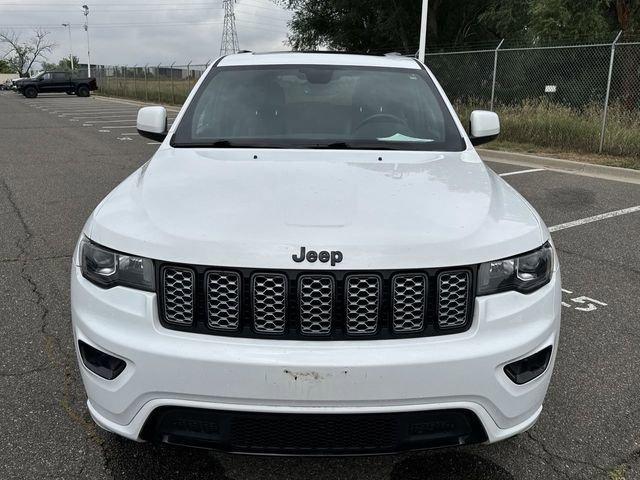 Photo of 2019 Bright White Clearcoat Jeep Grand Cherokee