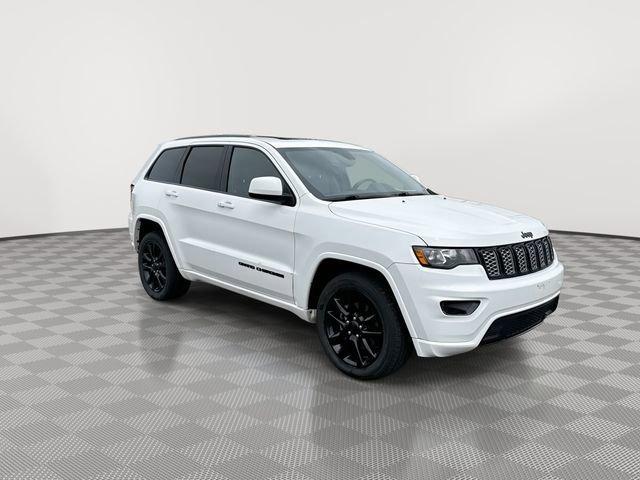 Photo of 2019 Bright White Clearcoat Jeep Grand Cherokee