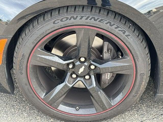 Photo of 2017 Black Chevrolet Camaro