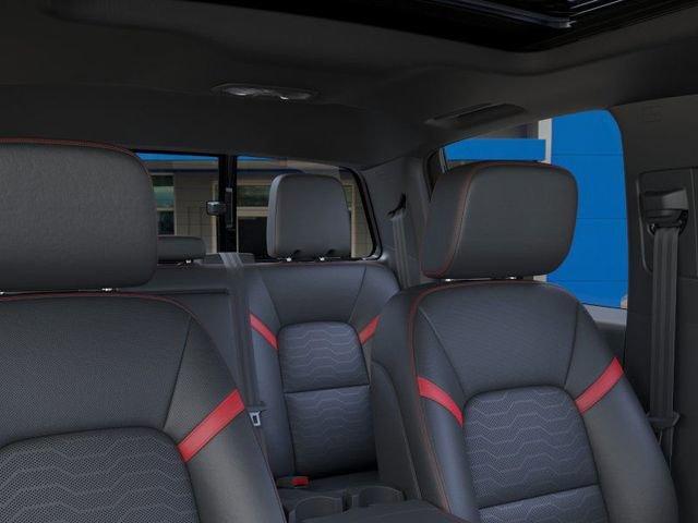 Photo of 2025 Summit White Chevrolet Colorado
