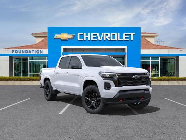 Photo of 2025 Summit White Chevrolet Colorado