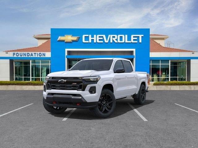 Photo of 2025 Summit White Chevrolet Colorado
